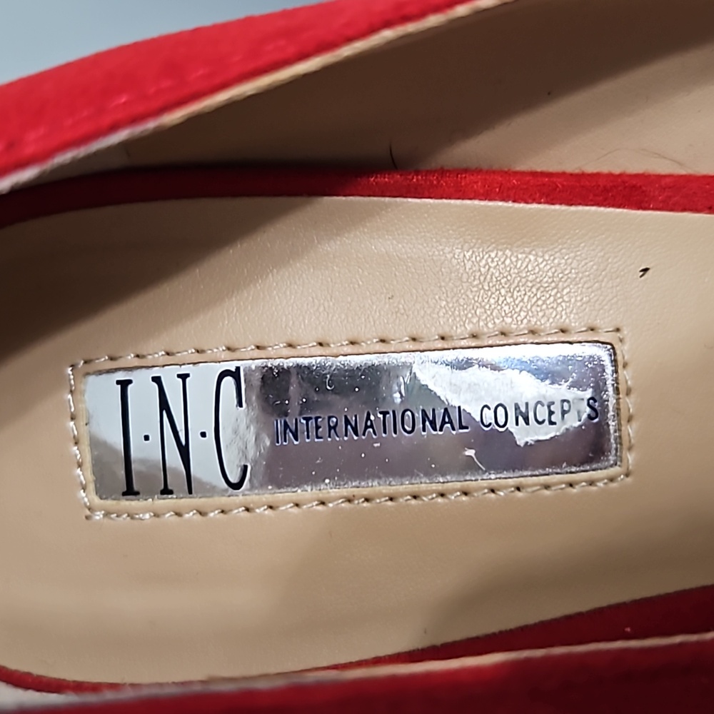 I.N.C International Concepts Bahiraf Red Lave Suede Pump Sz. 9 - Picture 2 of 5